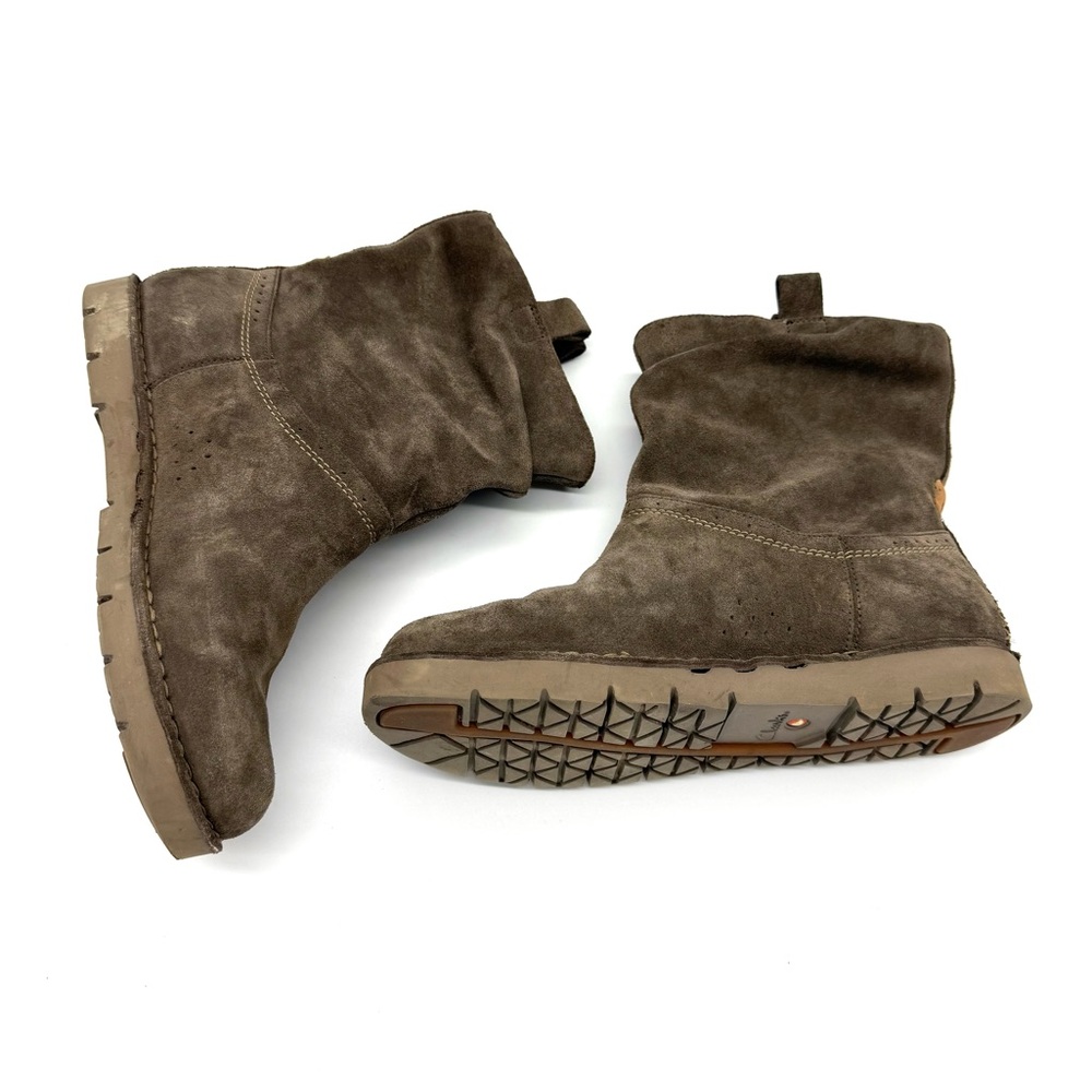 Clark’s Slouchy Boots Booties Slip On Suede Leather Flat Comfortable Taupe 7.5 - Picture 5 of 7